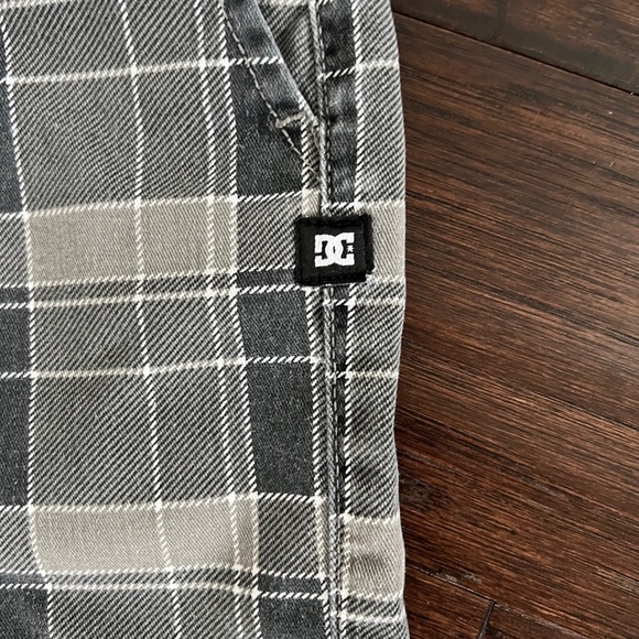 DC Gray, Black & White Plaid Checkered Men's Casual Shorts Sz 28 - Picture 5 of 9